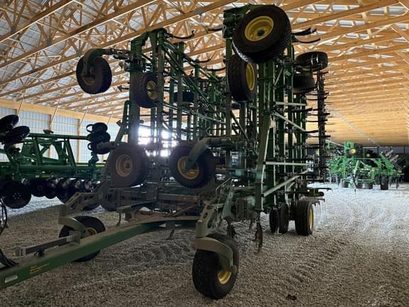 Image of John Deere 2230FH equipment image 4