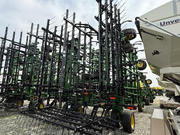 Image of John Deere 2230FH equipment image 4