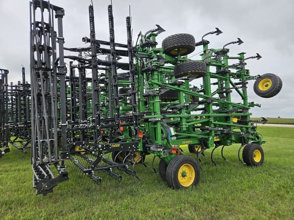 Image of John Deere 2230FH equipment image 4