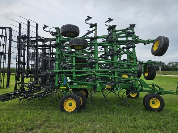 Image of John Deere 2230FH equipment image 2