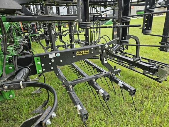 Image of John Deere 2230FH equipment image 4