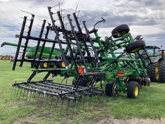 Image of John Deere 2330 equipment image 2
