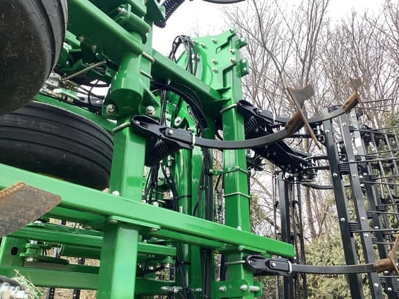 Image of John Deere 2330 equipment image 3