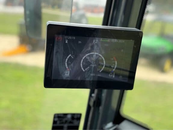 Image of John Deere 244P equipment image 4