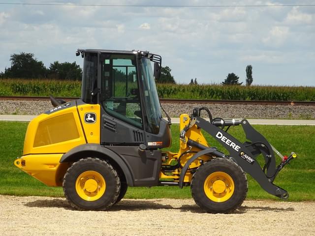 Image of John Deere 244P equipment image 3