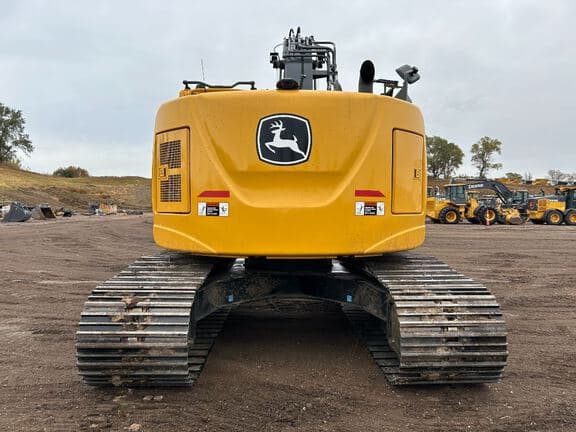 Image of John Deere 245P equipment image 3