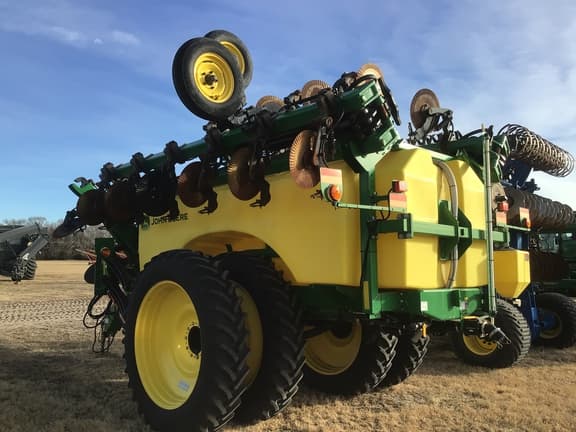 Image of John Deere 2530L equipment image 4