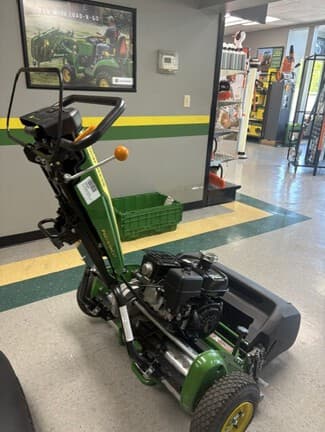 Image of John Deere 260SL equipment image 4