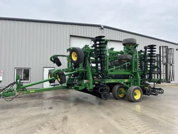 2025 John Deere 2660VT Equipment Image0