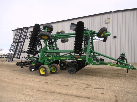 2025 John Deere 2660VT Equipment Image0