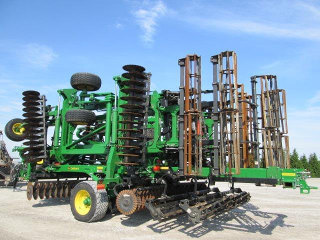 Image of John Deere 2660VT equipment image 4