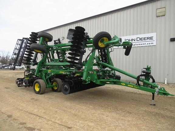 Image of John Deere 2660VT equipment image 2