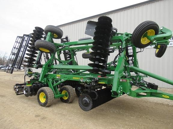 Image of John Deere 2660VT equipment image 3