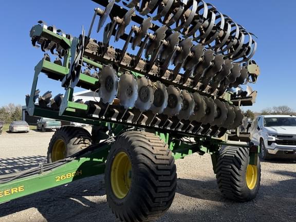 Image of John Deere 2680H equipment image 1