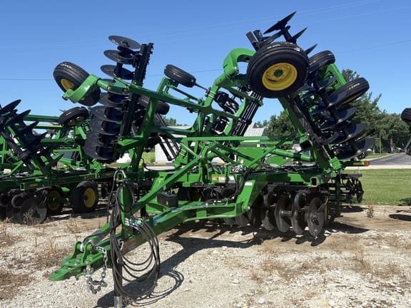 2025 John Deere 2720 Equipment Image0