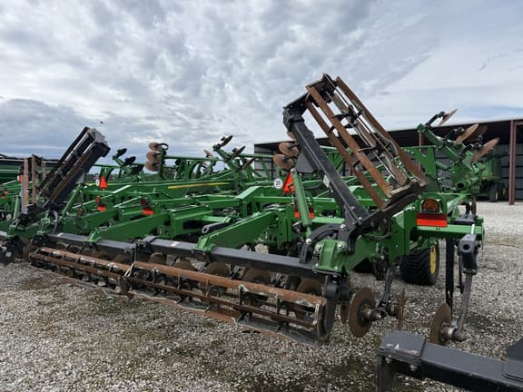 Image of John Deere 2730 equipment image 3