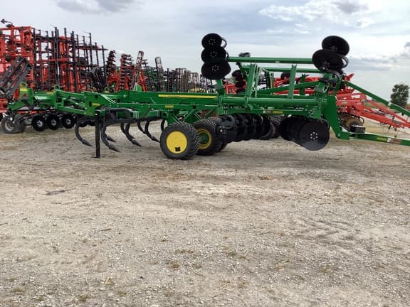 Image of John Deere 2730 equipment image 3