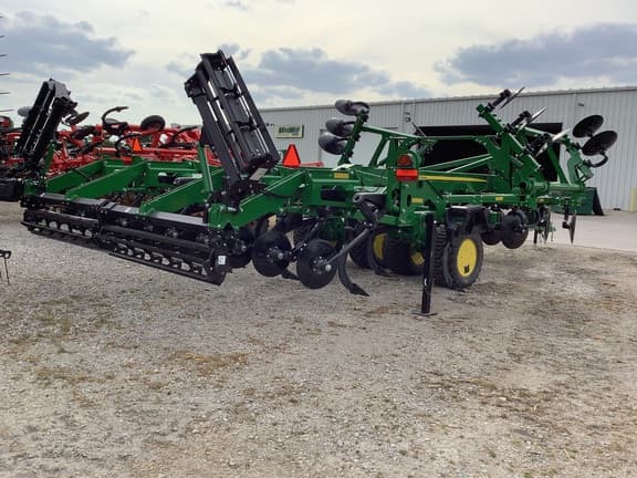 Image of John Deere 2730 equipment image 4