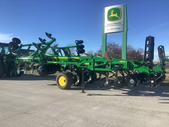 Image of John Deere 2730 equipment image 3