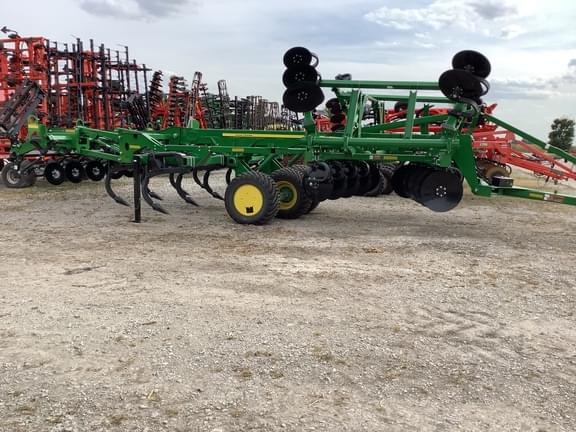 Image of John Deere 2730 equipment image 2