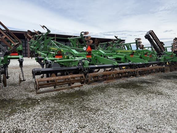 Image of John Deere 2730 equipment image 2