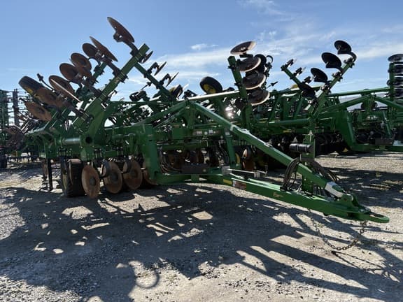 Image of John Deere 2730 equipment image 4