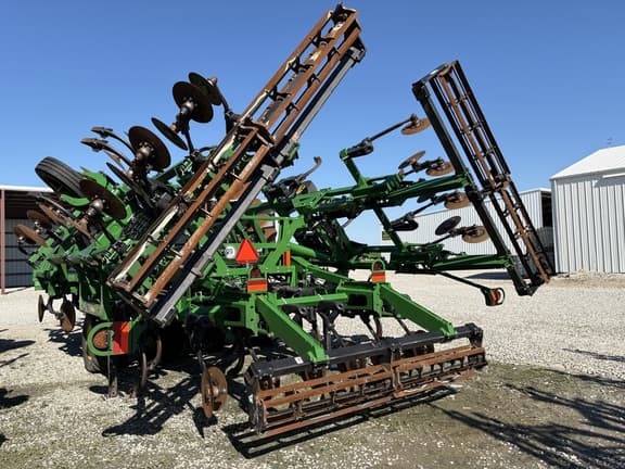 Image of John Deere 2730 equipment image 3
