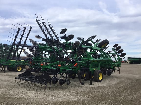 Image of John Deere 2730 equipment image 4