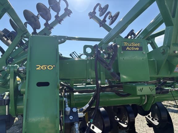 Image of John Deere 2730 equipment image 4