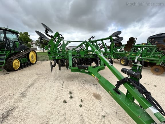 Image of John Deere 2730 equipment image 4