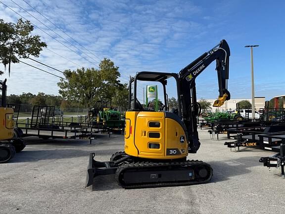 Image of John Deere 30P equipment image 3