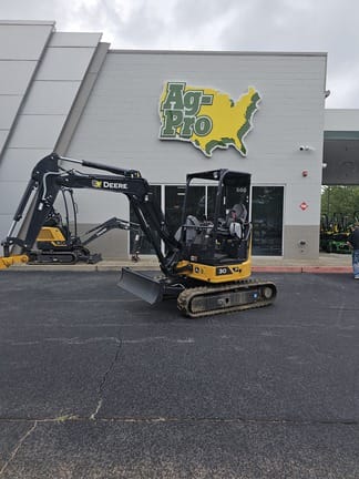 John Deere 30P Equipment Image0