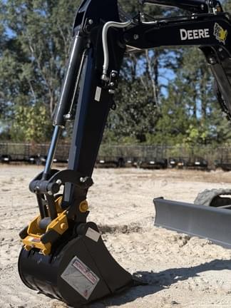 Image of John Deere 30P equipment image 3