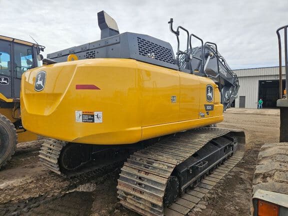 Image of John Deere 300P equipment image 3