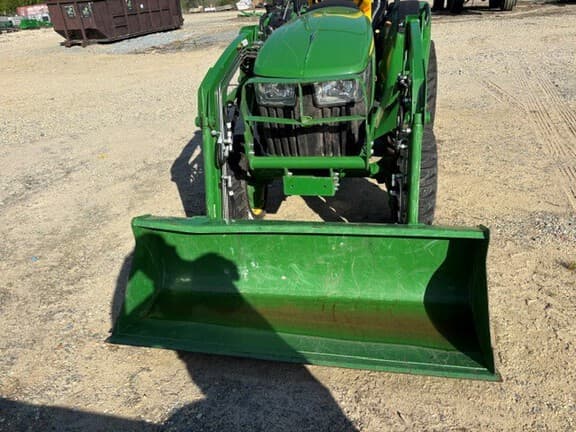 Image of John Deere 3025D equipment image 1