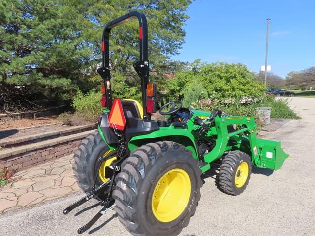 Image of John Deere 3025E equipment image 3