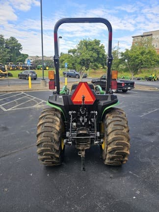 Image of John Deere 3025E equipment image 4