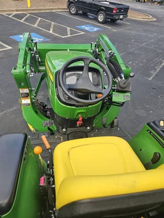 Image of John Deere 3025E equipment image 3