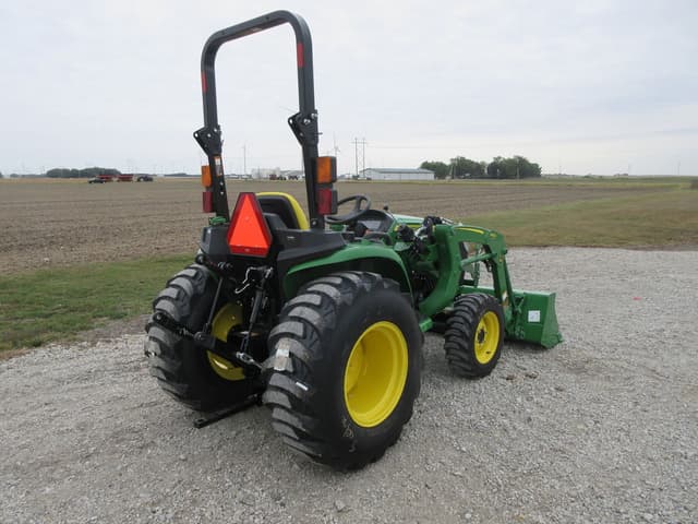 Image of John Deere 3025E equipment image 3