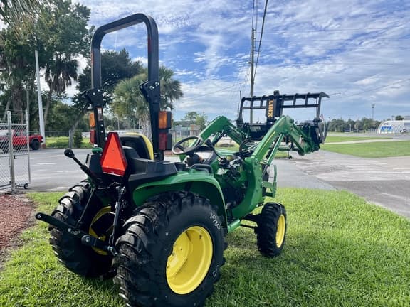 Image of John Deere 3025E equipment image 2