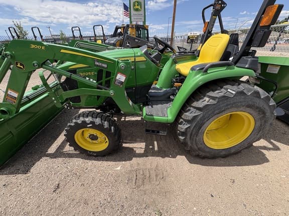 Image of John Deere 3025E equipment image 3