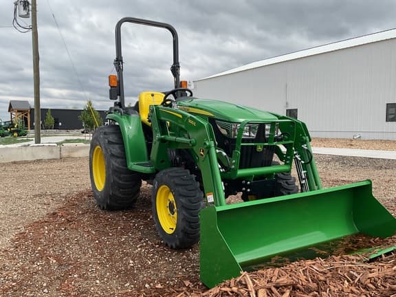 Image of John Deere 3025E equipment image 1