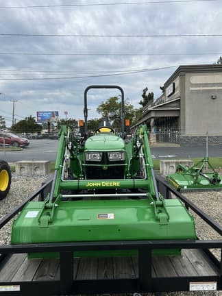 Image of John Deere 3025E equipment image 3