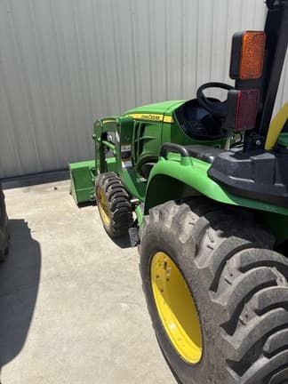 Image of John Deere 3025E equipment image 1