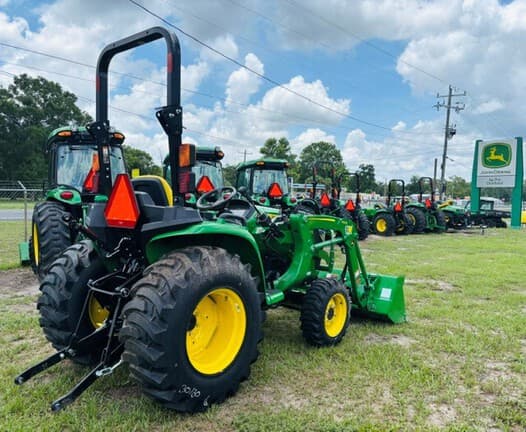 Image of John Deere 3025E equipment image 3