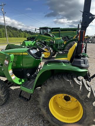 Image of John Deere 3025E equipment image 2