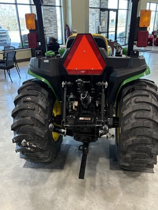 Image of John Deere 3025E equipment image 4