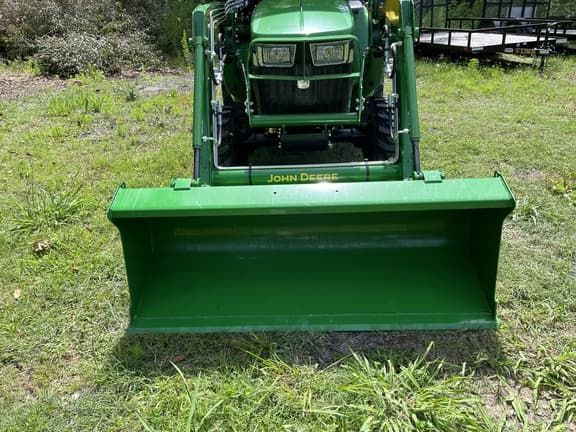 Image of John Deere 3025E equipment image 4