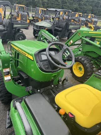 Image of John Deere 3025E equipment image 4