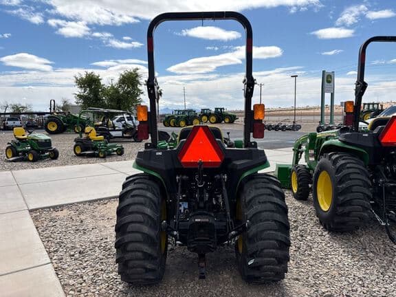 Image of John Deere 3025E equipment image 3